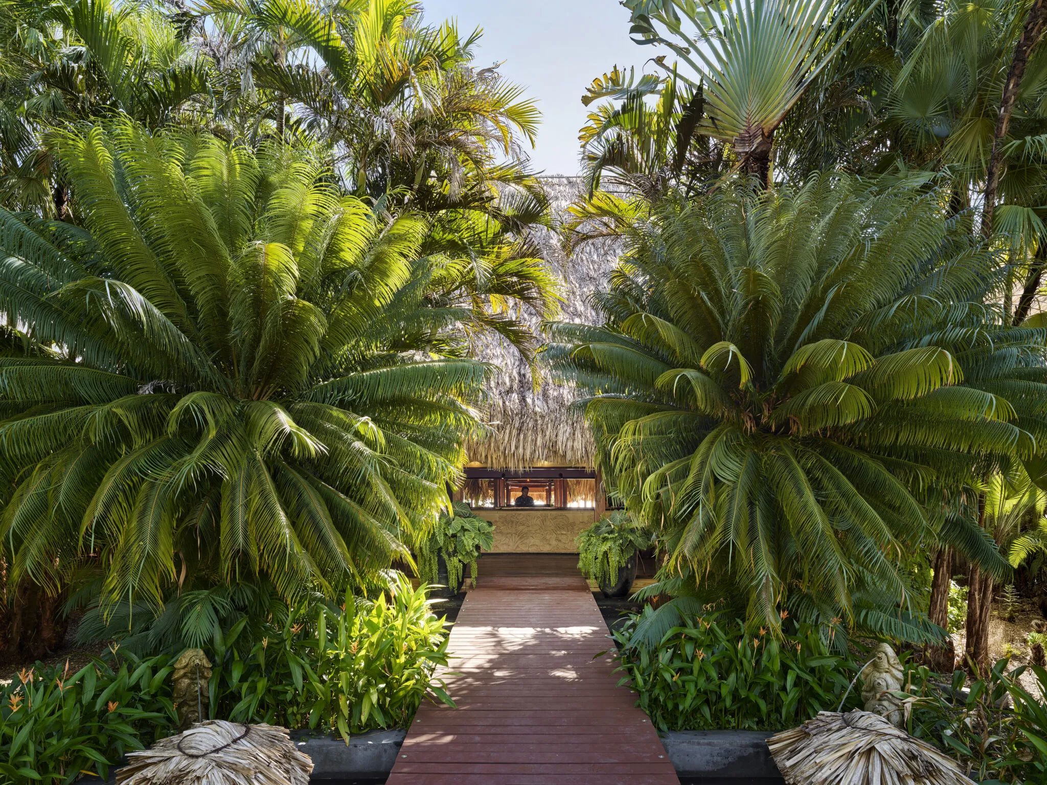 Entrance to Turtle Inn lobby