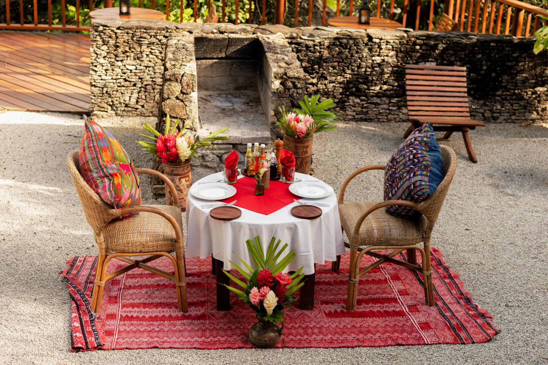 Montagna restaurant at Blancaneaux Lodge