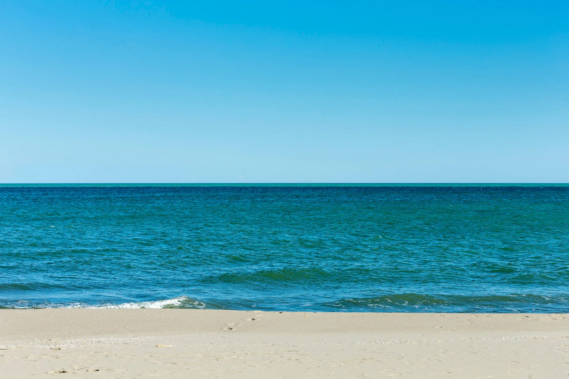 Ocean with blue green water