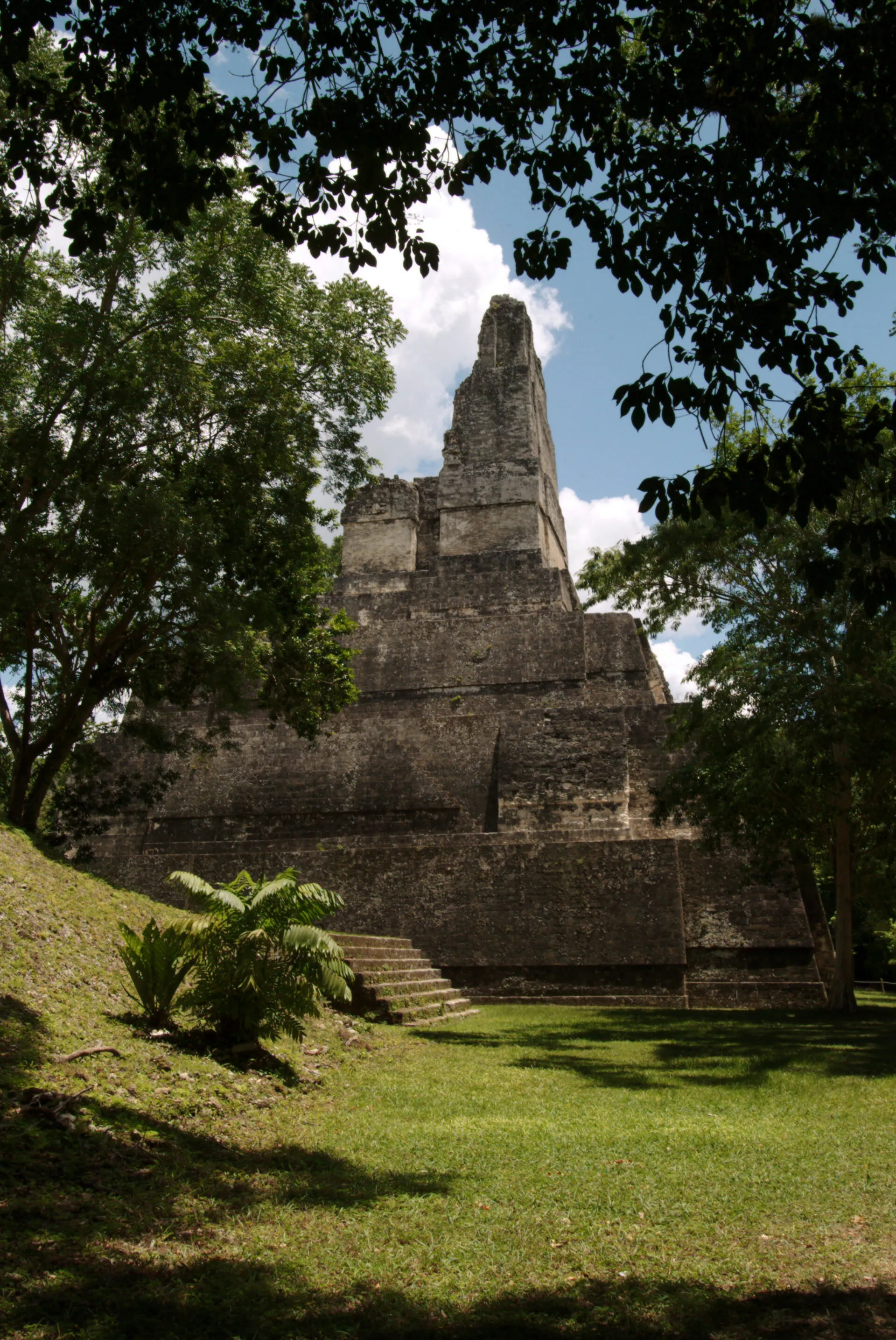 An ancient ruin surrounded by trees near La Lancha.
