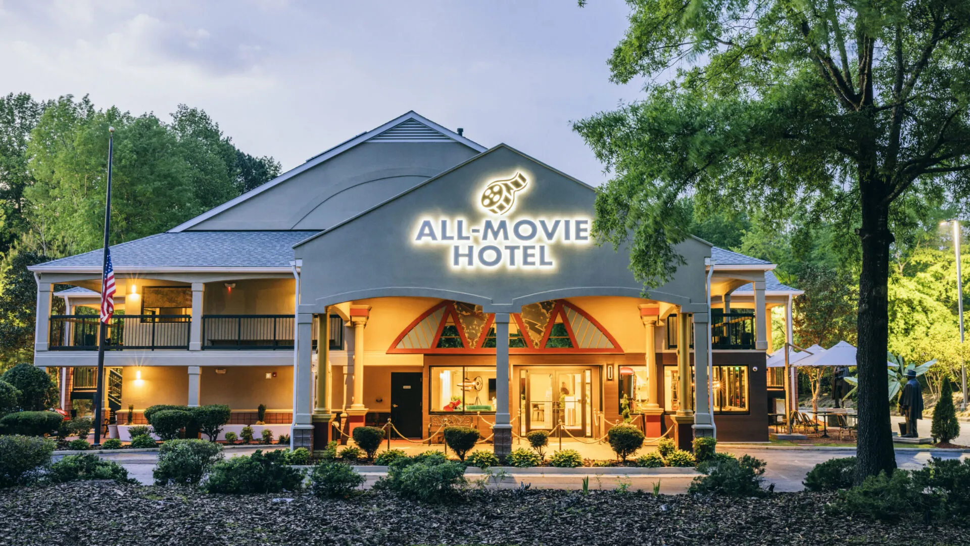 Exterior of All Movie Hotel in Peachtree City