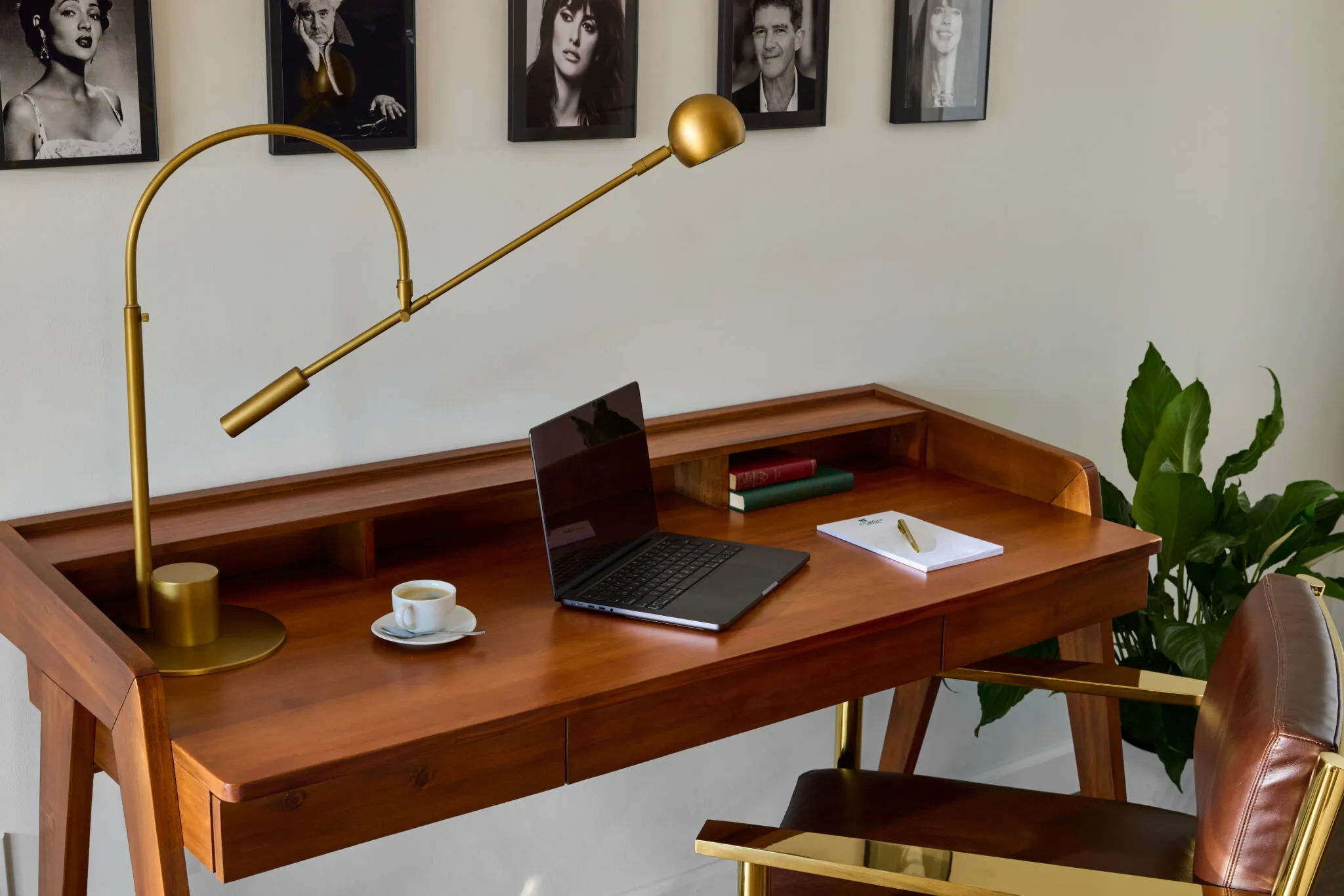 Desk in Star Suite at All Movie Hotel